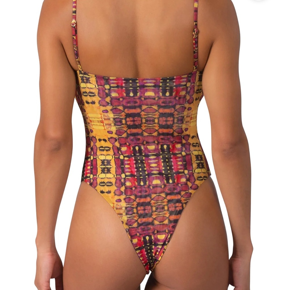 Gonza Aurora One Piece - Picture 2 of 7
